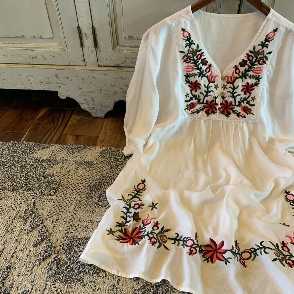 New Boho Floral Embroidered White Tunic Dress - Picture 2 of 9